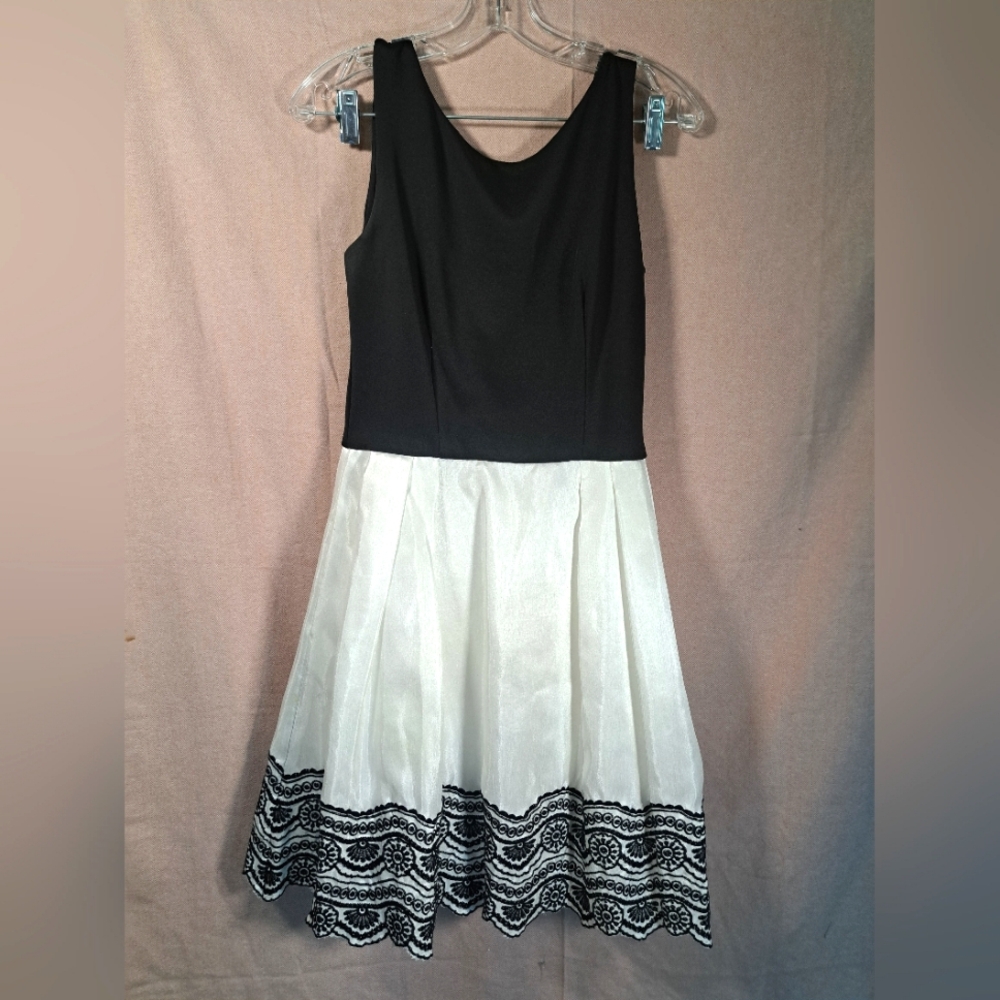 Just Taylor Black and White Embroidered Dress with Bow Size 6